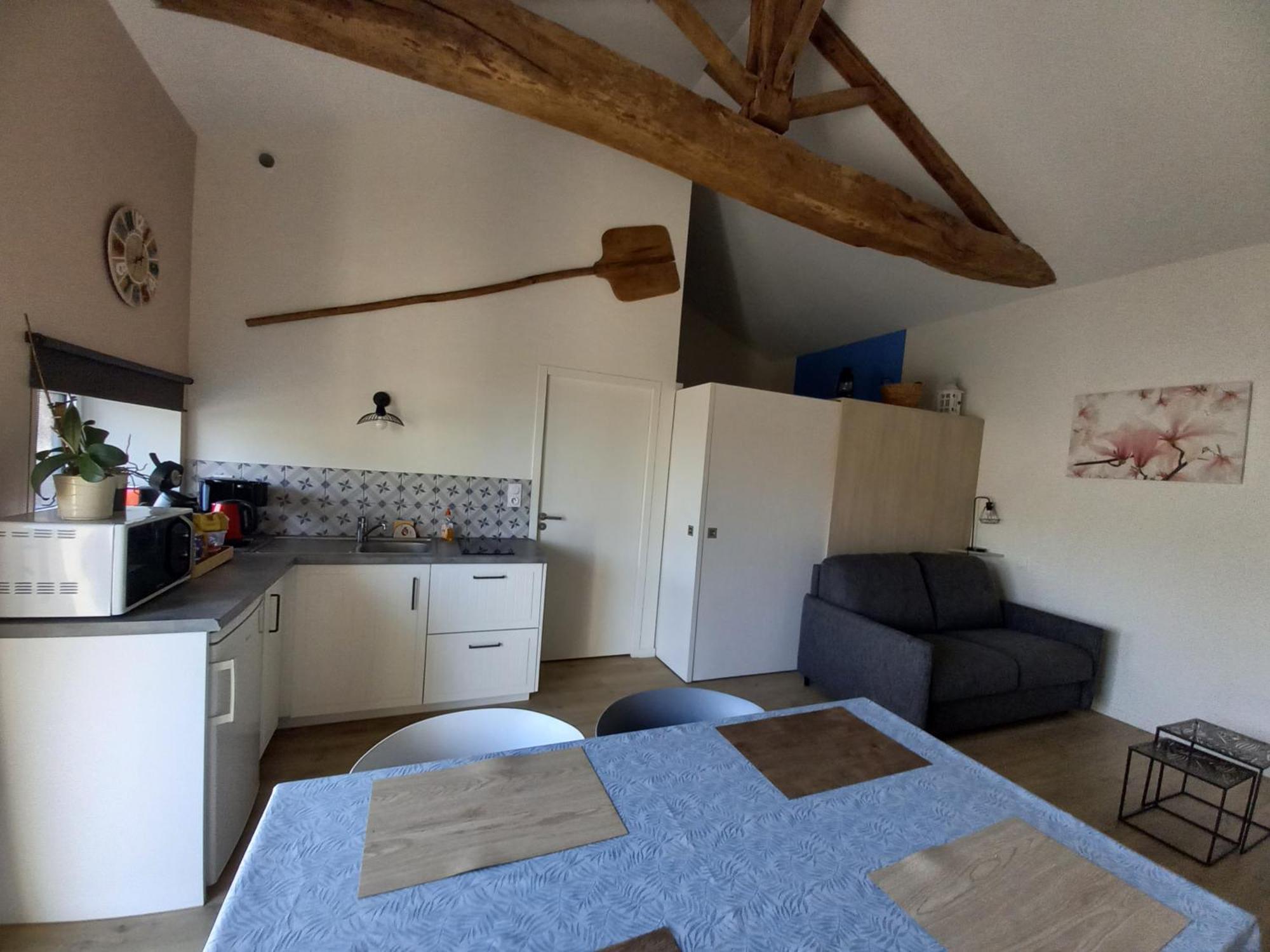 Gîte la petite maison Montournais Extérieur photo
