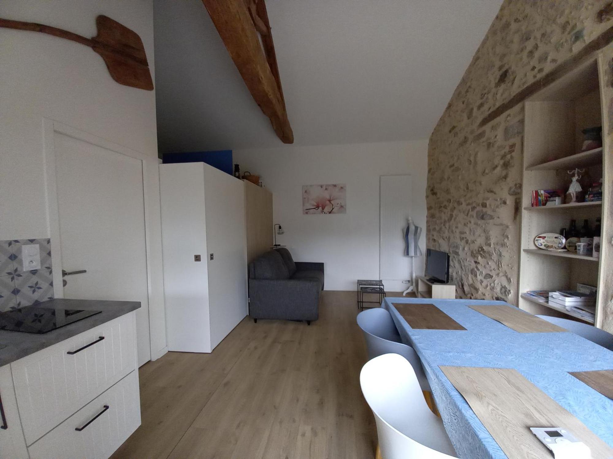 Gîte la petite maison Montournais Extérieur photo
